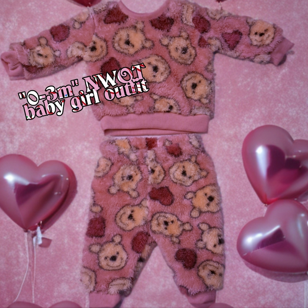 "0-3m" baby girl "Winnie the pooh" NWOT outfit 🩷🐻